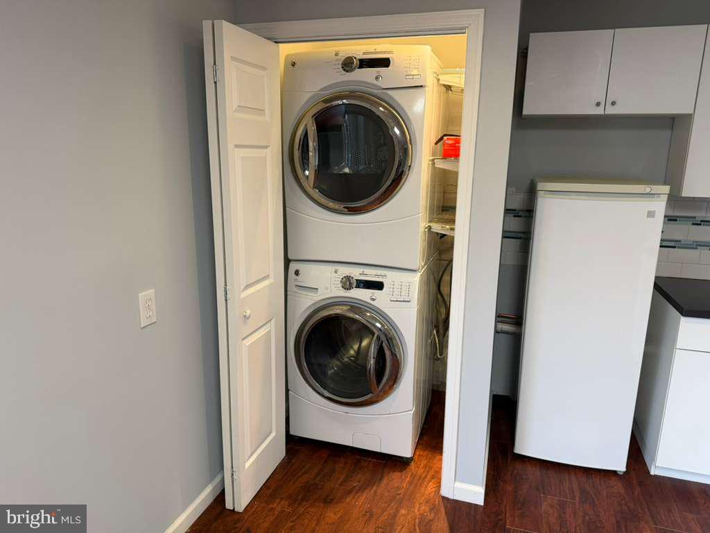 10354 COLLEGE SQUARE