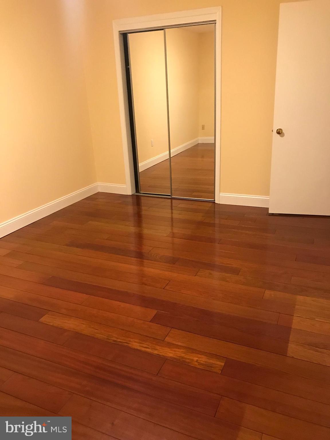 10354 COLLEGE SQUARE