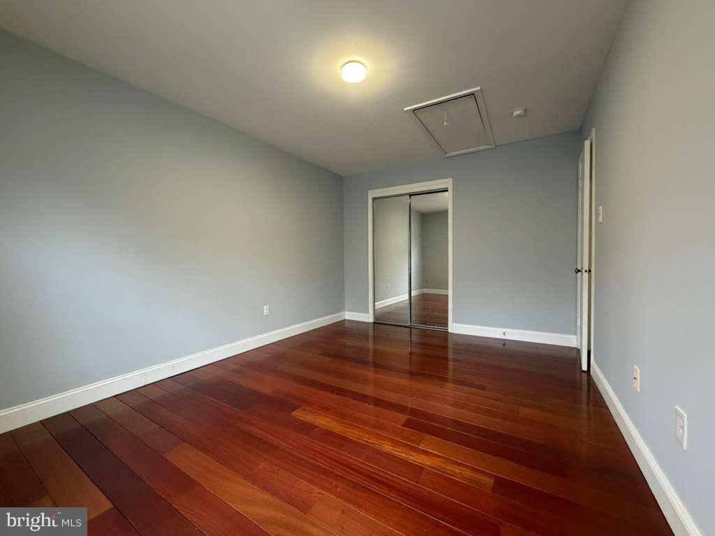 10354 COLLEGE SQUARE