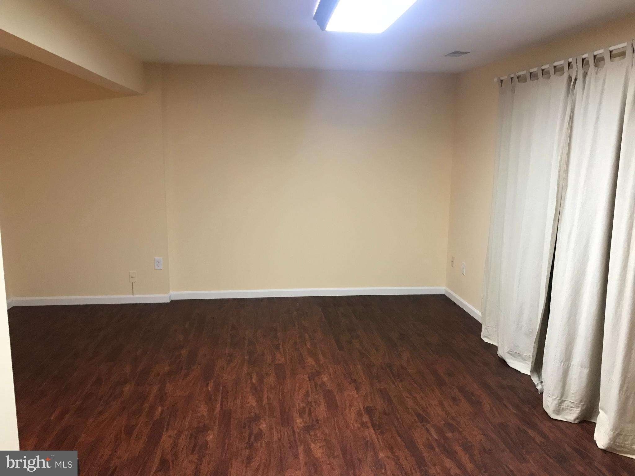 10354 COLLEGE SQUARE