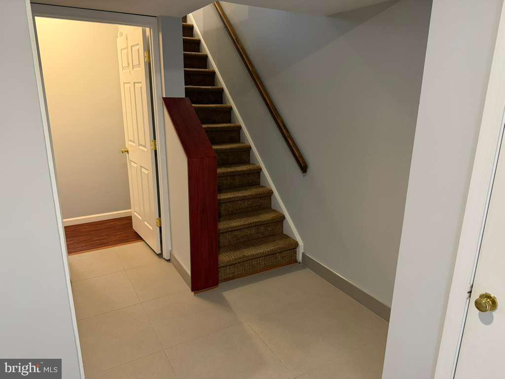 10354 COLLEGE SQUARE