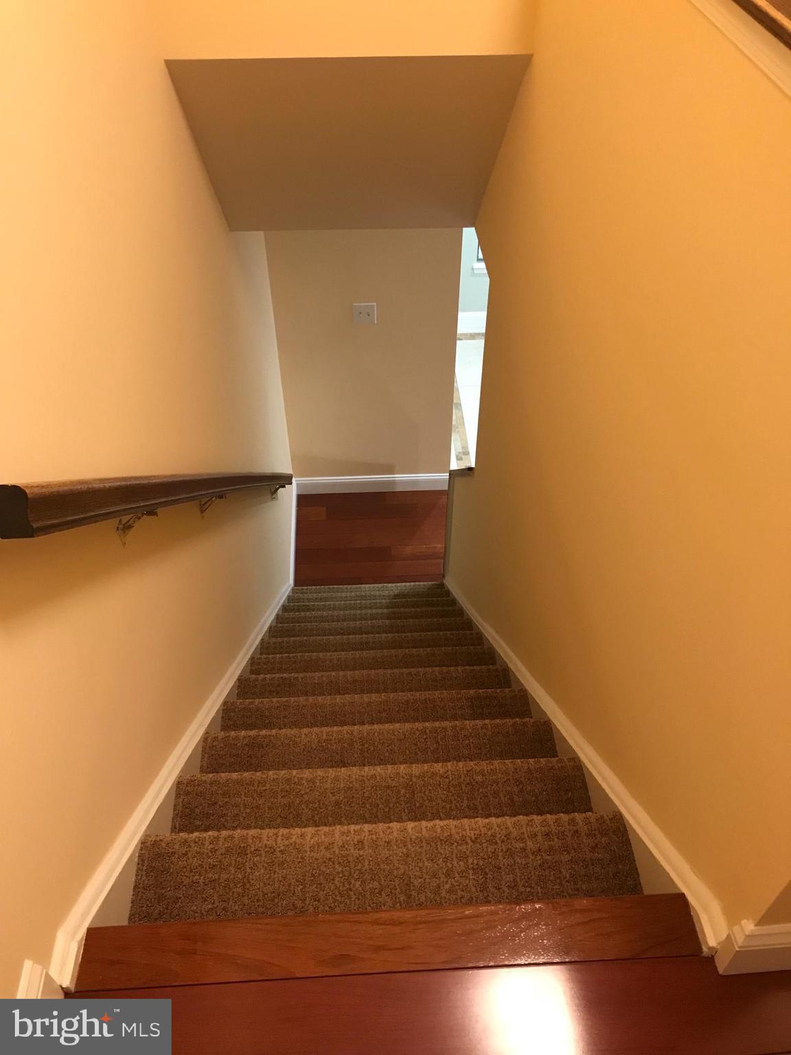 10354 COLLEGE SQUARE