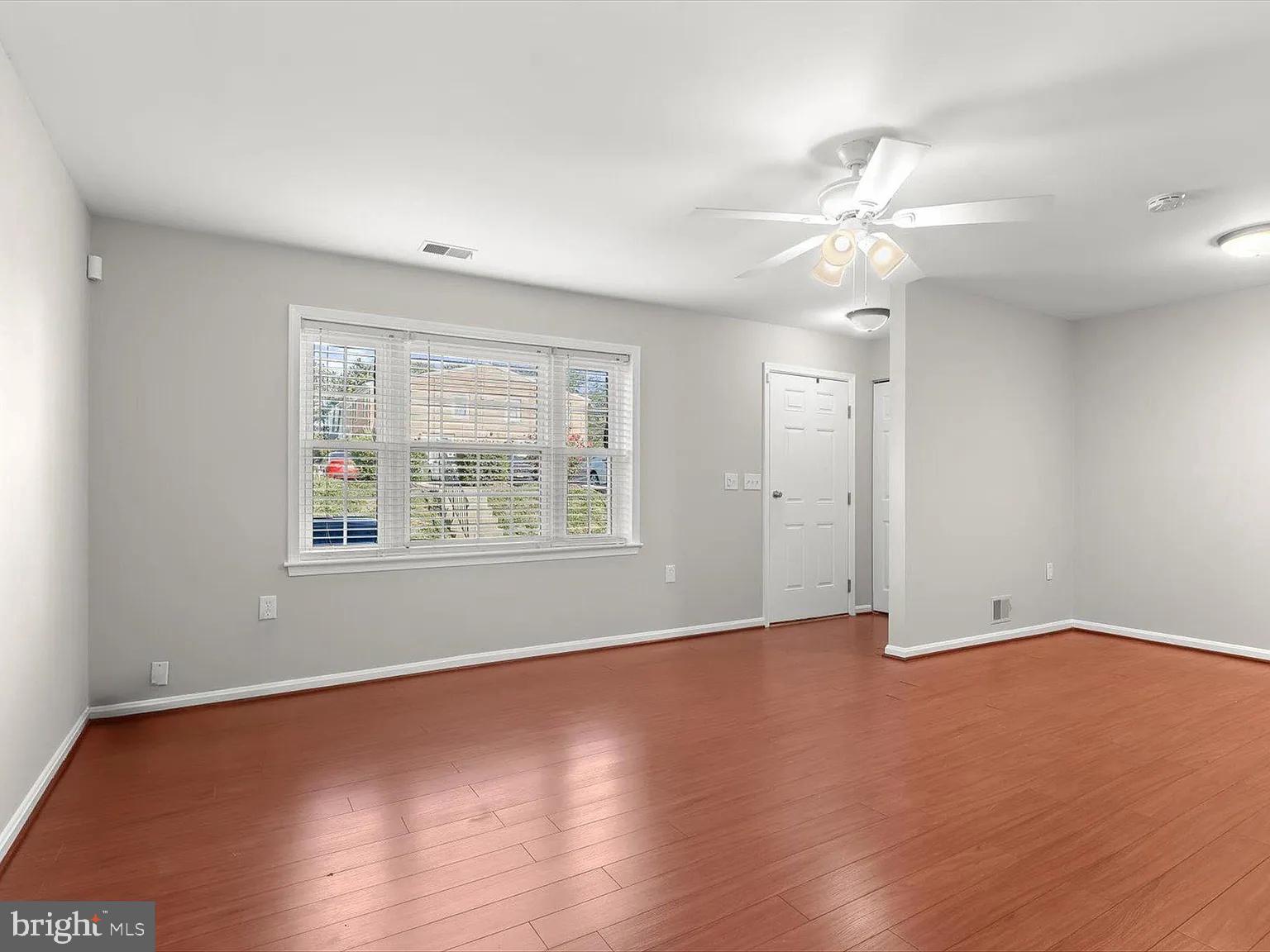 9075 N LAUREL ROAD G