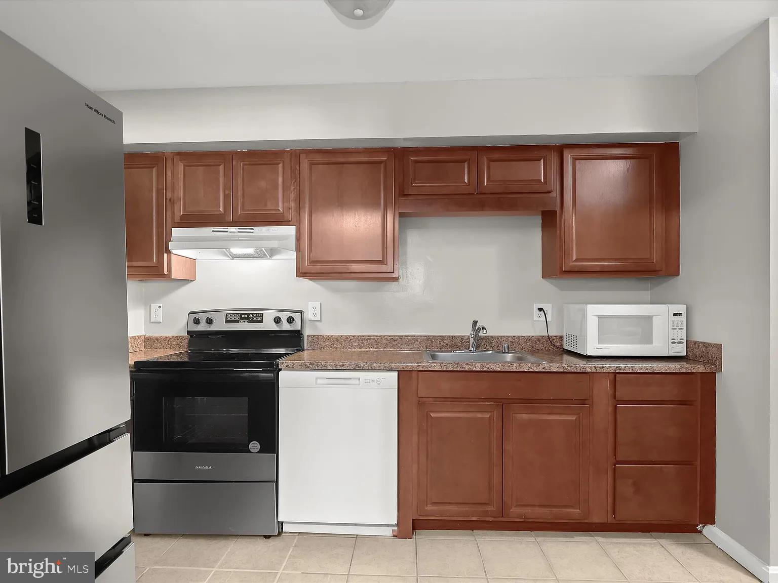 9075 N LAUREL ROAD G