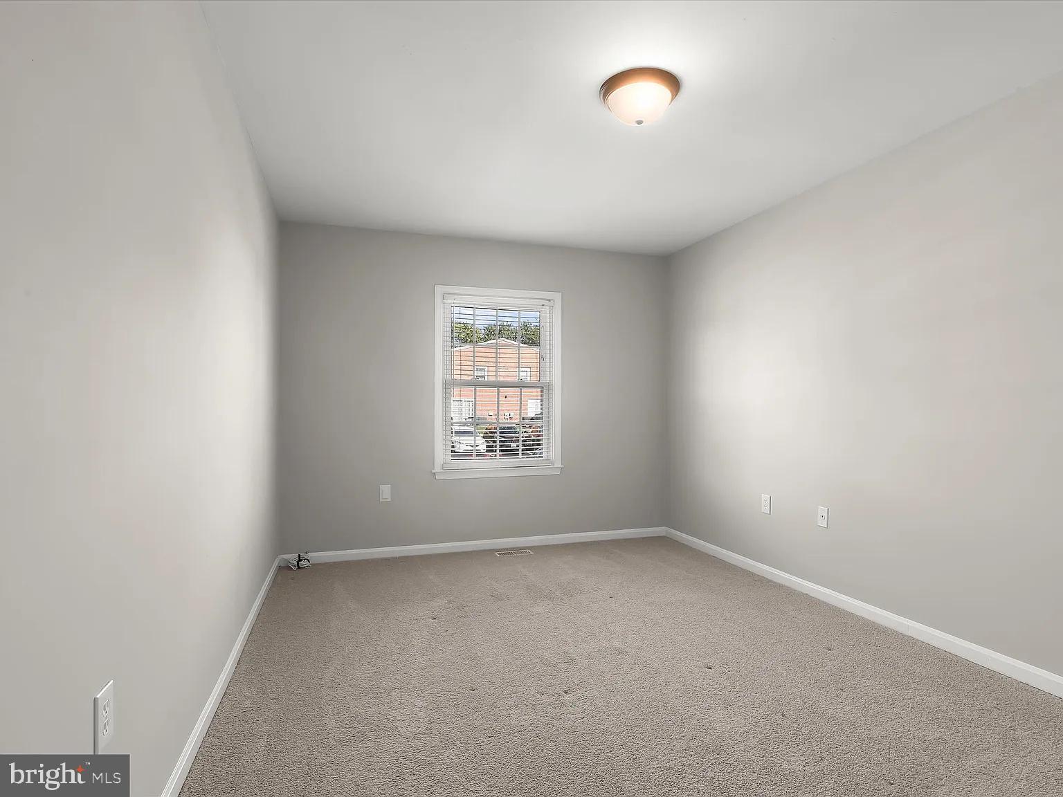 9075 N LAUREL ROAD G