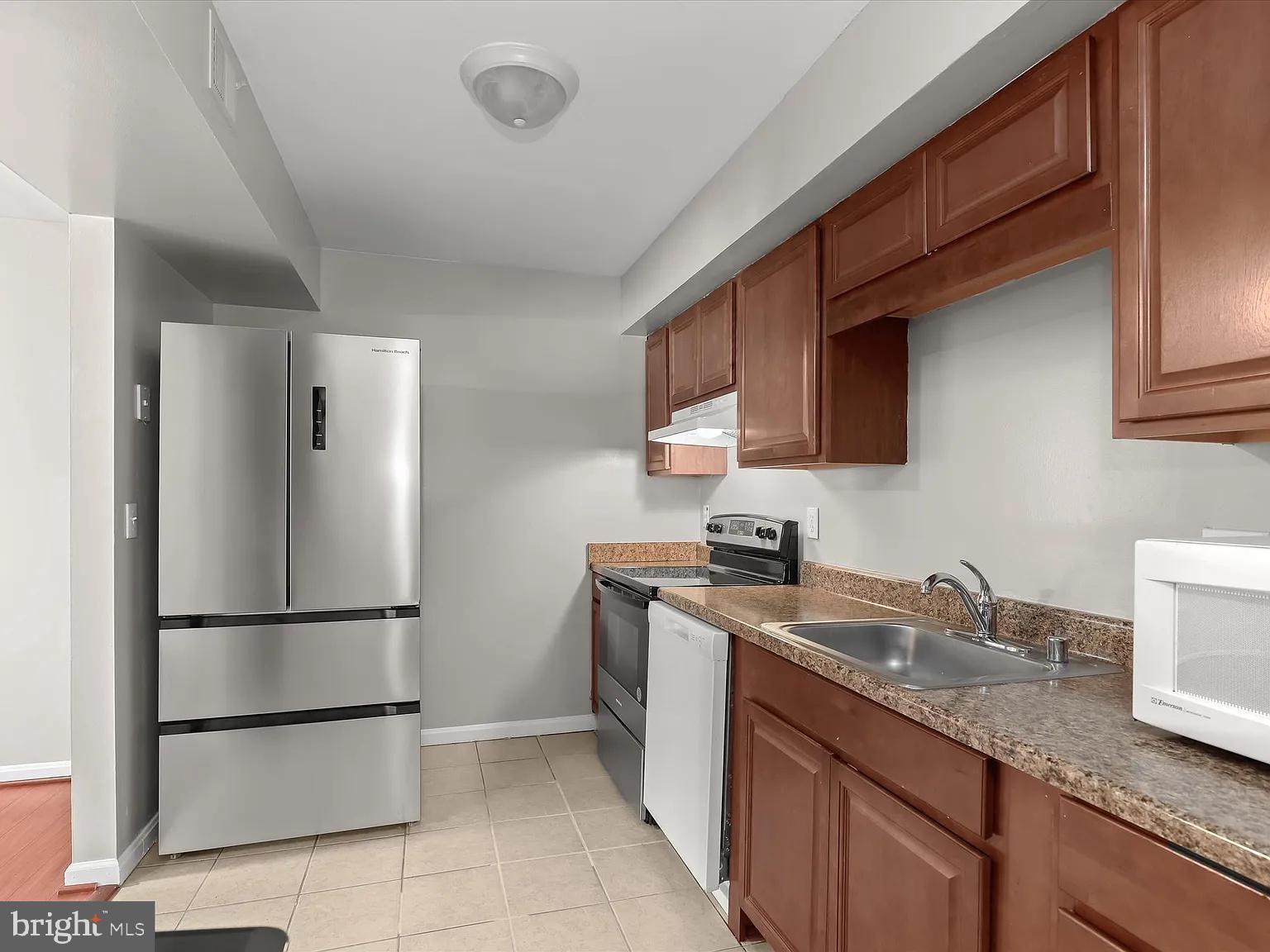 9075 N LAUREL ROAD G