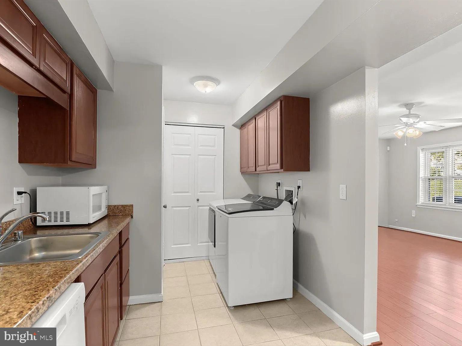 9075 N LAUREL ROAD G