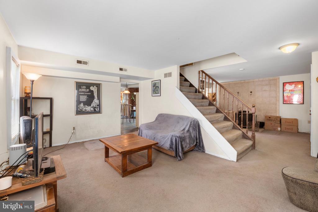 15921 FREDERICK ROAD