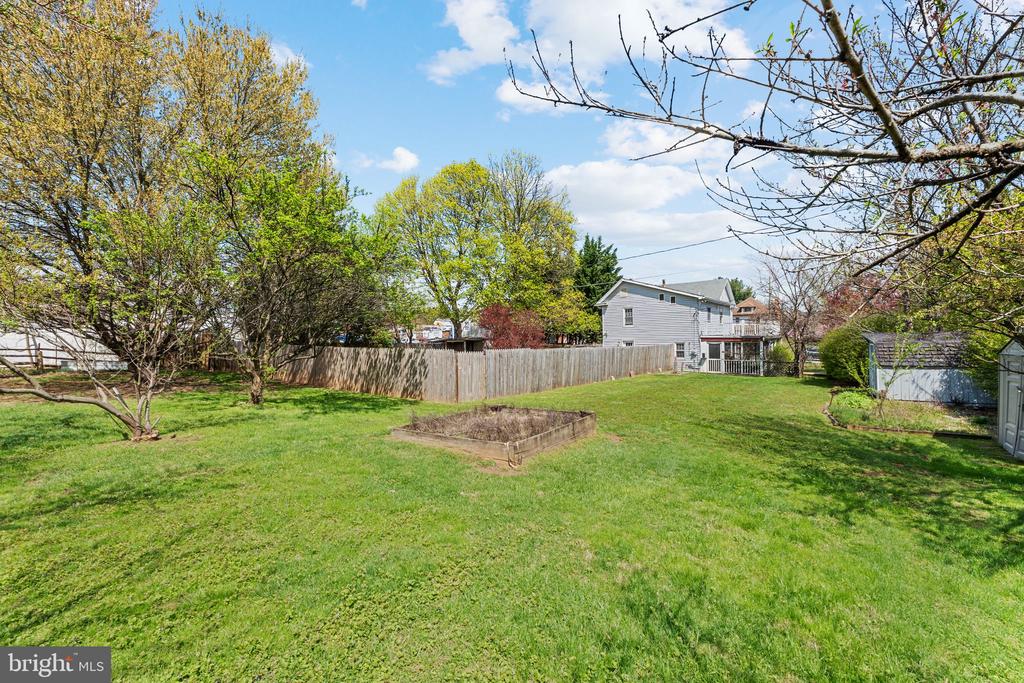 15921 FREDERICK ROAD