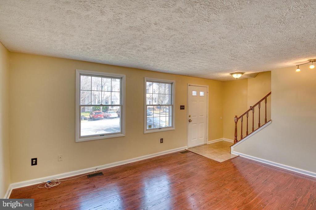 9220 PINENUT COURT