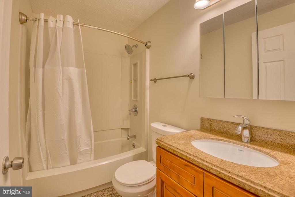9220 PINENUT COURT