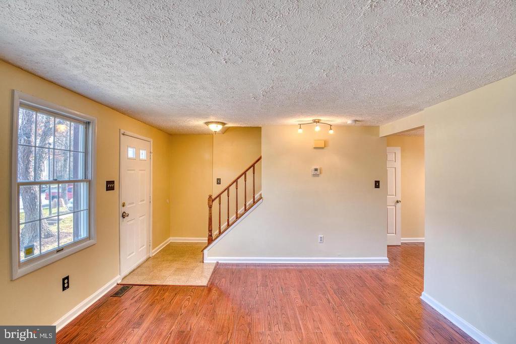 9220 PINENUT COURT