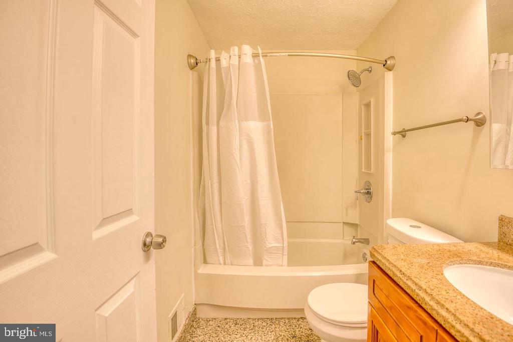 9220 PINENUT COURT