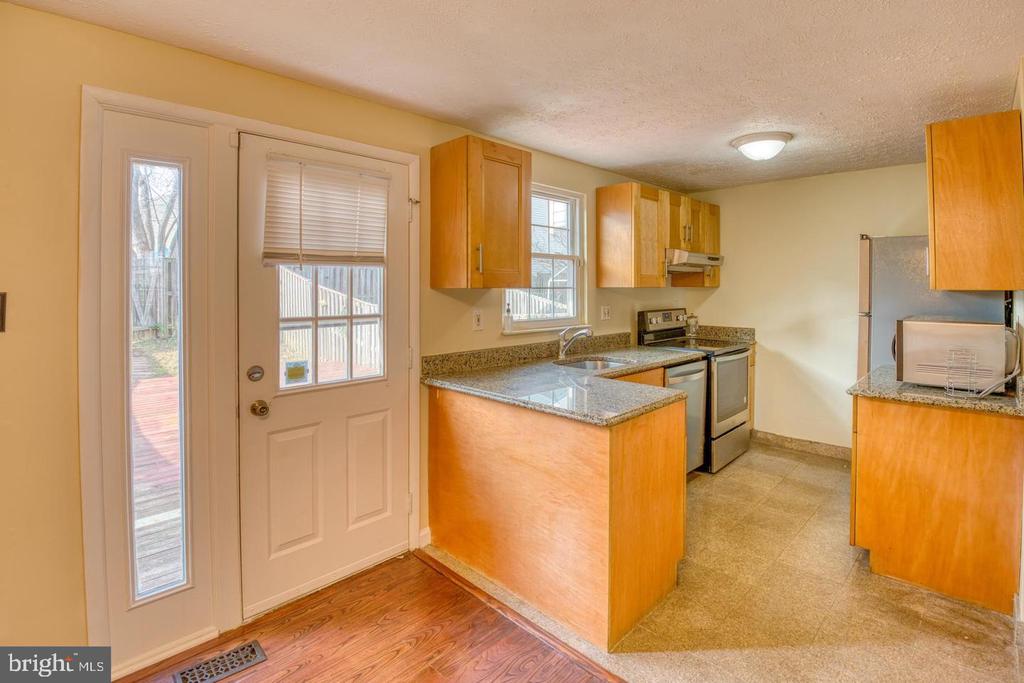 9220 PINENUT COURT