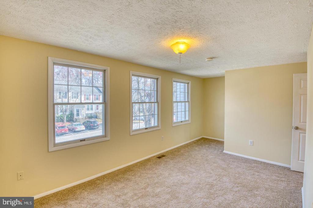 9220 PINENUT COURT