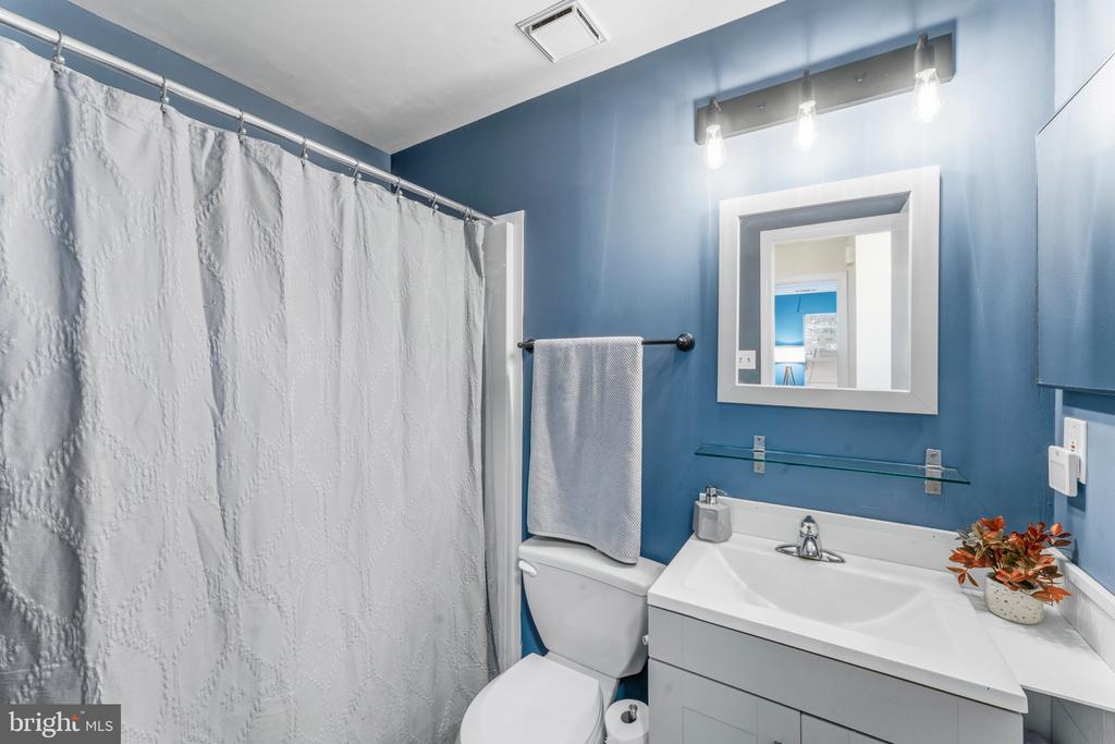 4920 DORSEY HALL DRIVE Unit: 6