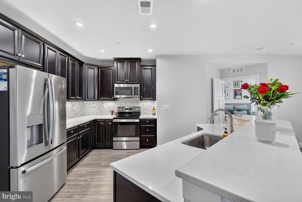10020 RUFFIAN WAY Unit: B