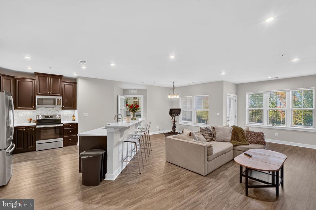 10020 RUFFIAN WAY Unit: B