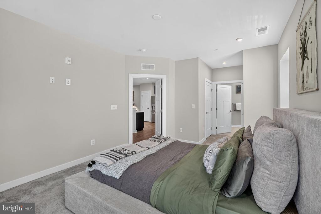 10020 RUFFIAN WAY Unit: B