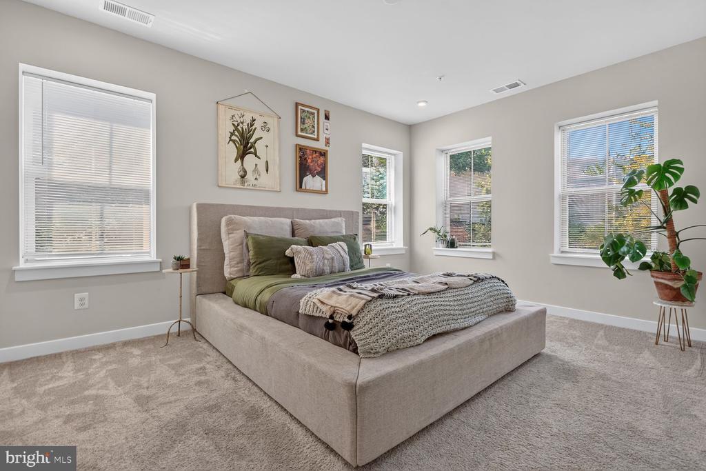 10020 RUFFIAN WAY Unit: B