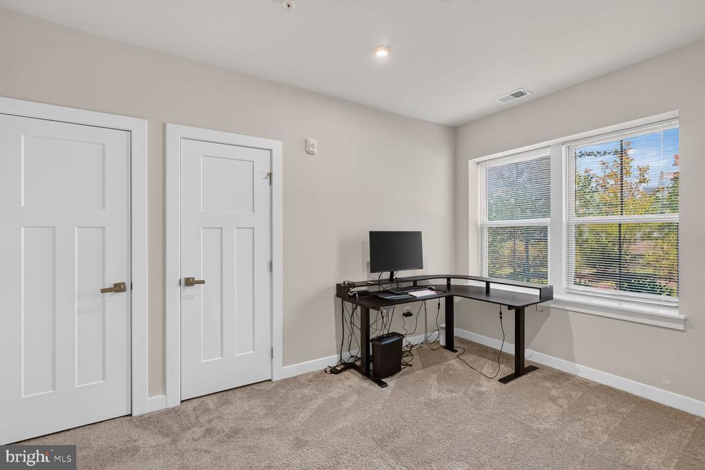 10020 RUFFIAN WAY Unit: B