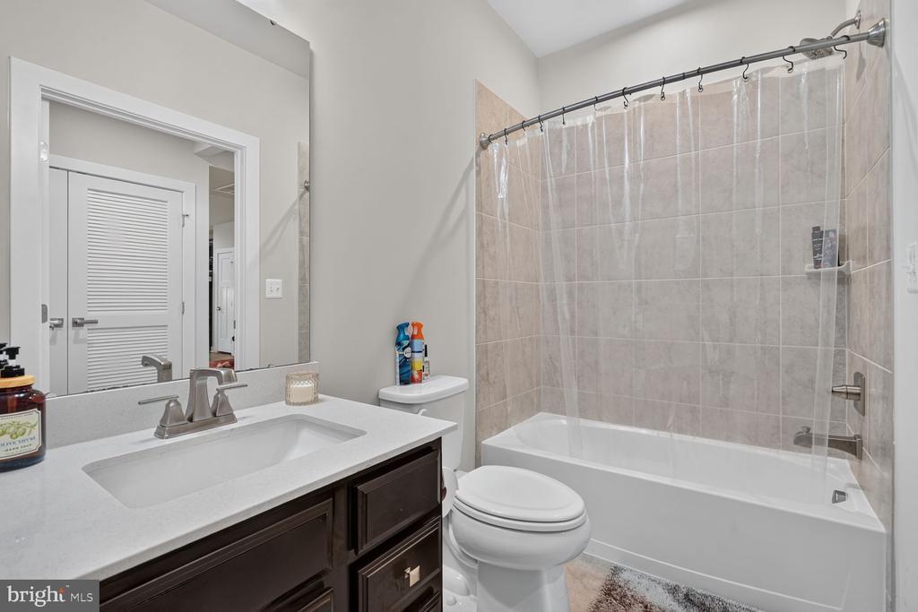 10020 RUFFIAN WAY Unit: B