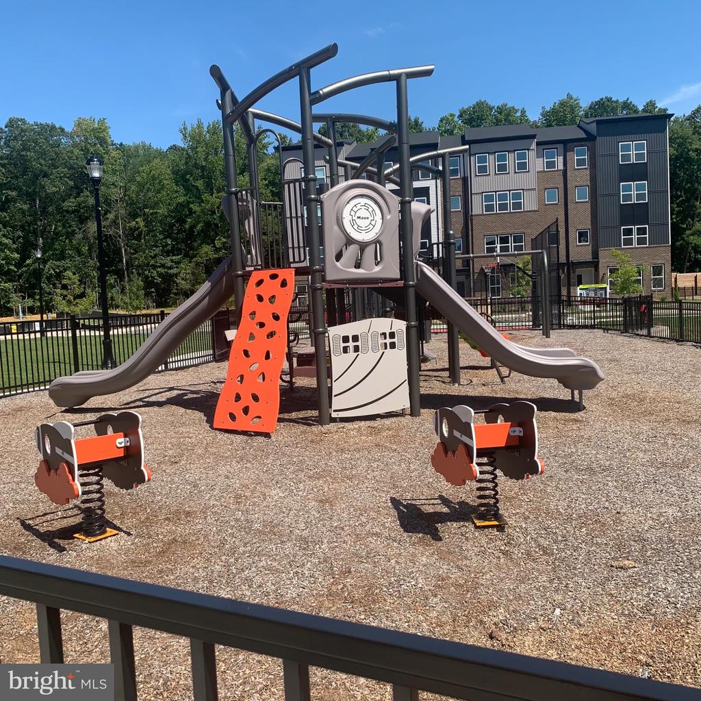 10020 RUFFIAN WAY Unit: B
