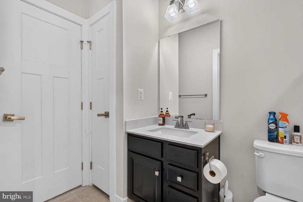 10020 RUFFIAN WAY Unit: B