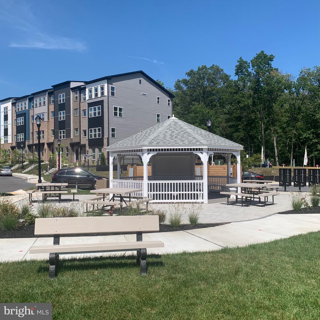 10020 RUFFIAN WAY Unit: B