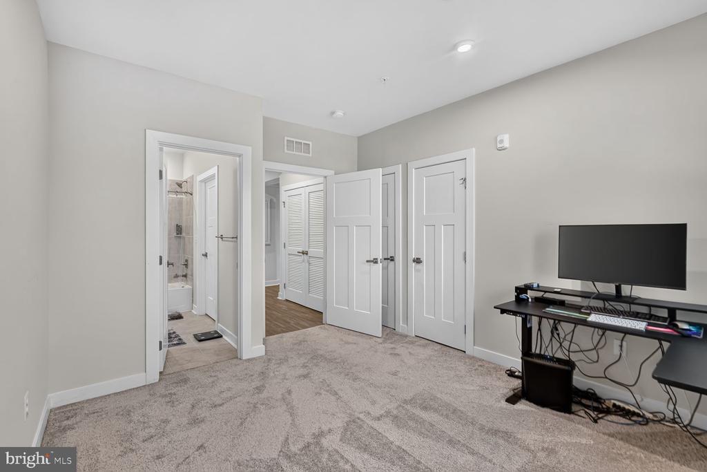 10020 RUFFIAN WAY Unit: B
