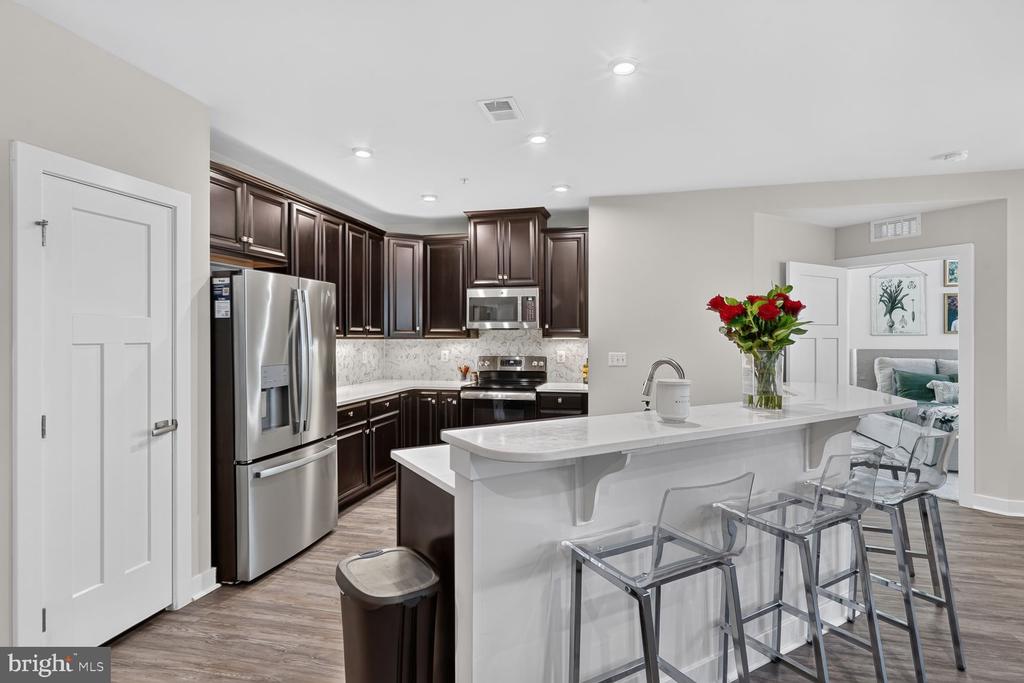 10020 RUFFIAN WAY Unit: B