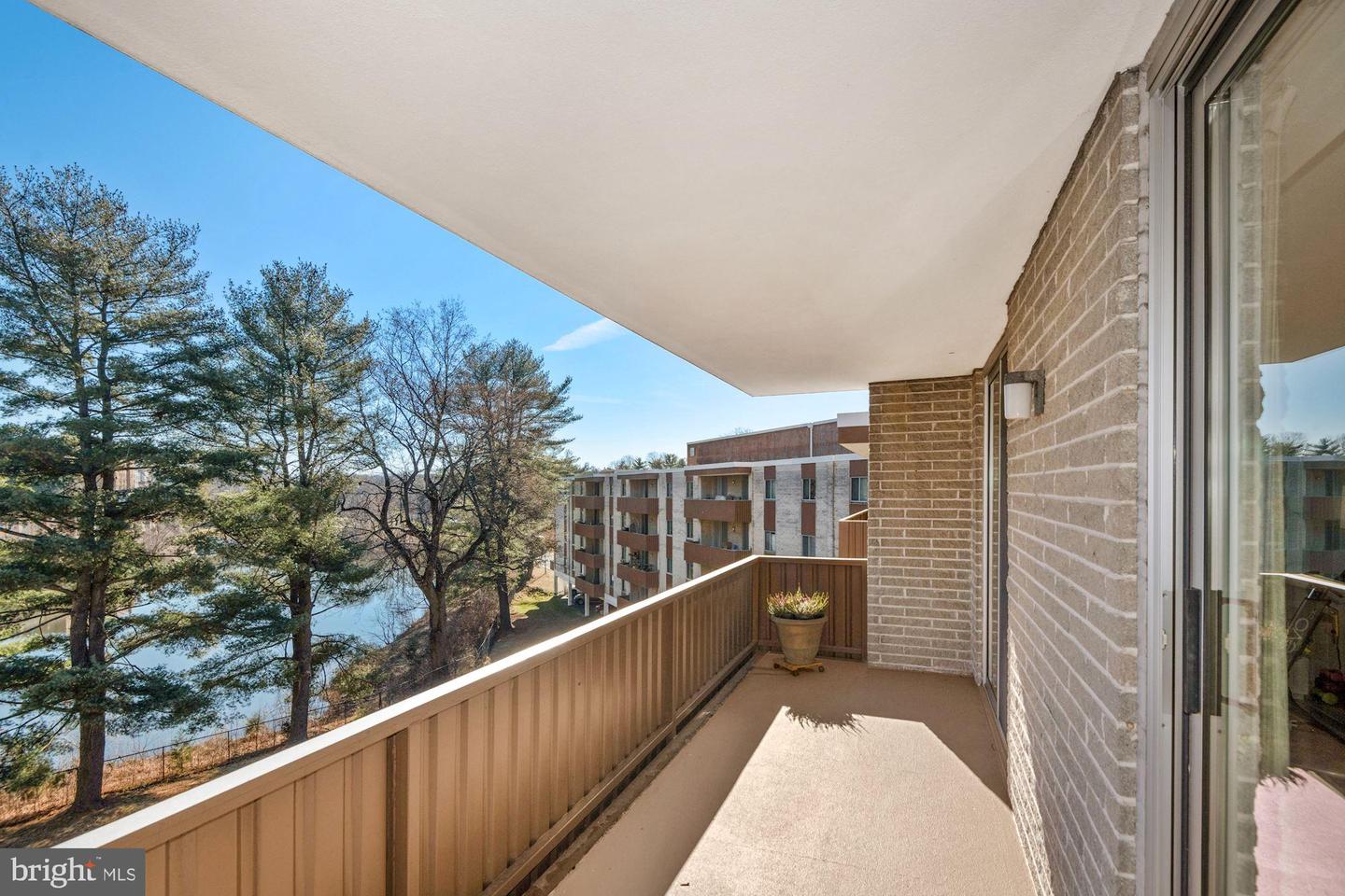 7505 Democracy BOULEVARD Unit: A-414