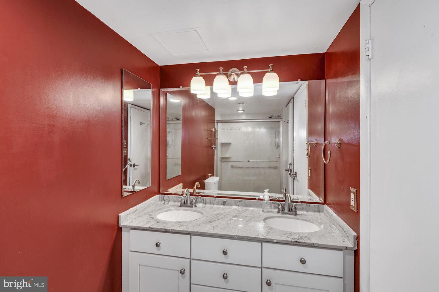 7505 Democracy BOULEVARD Unit: A-414