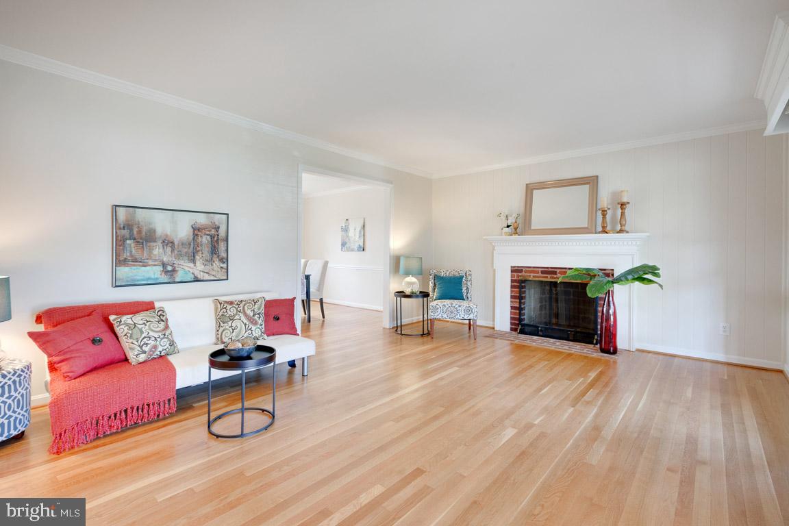 11805 Magruder LANE