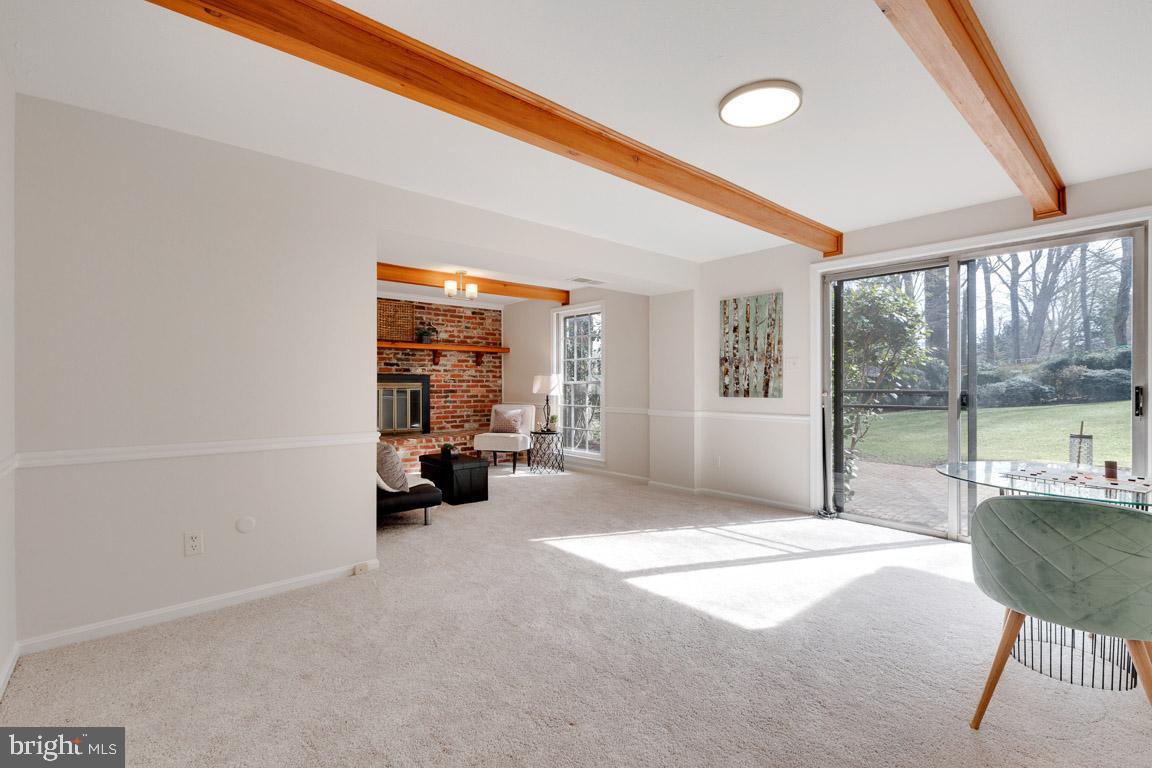 11805 Magruder LANE