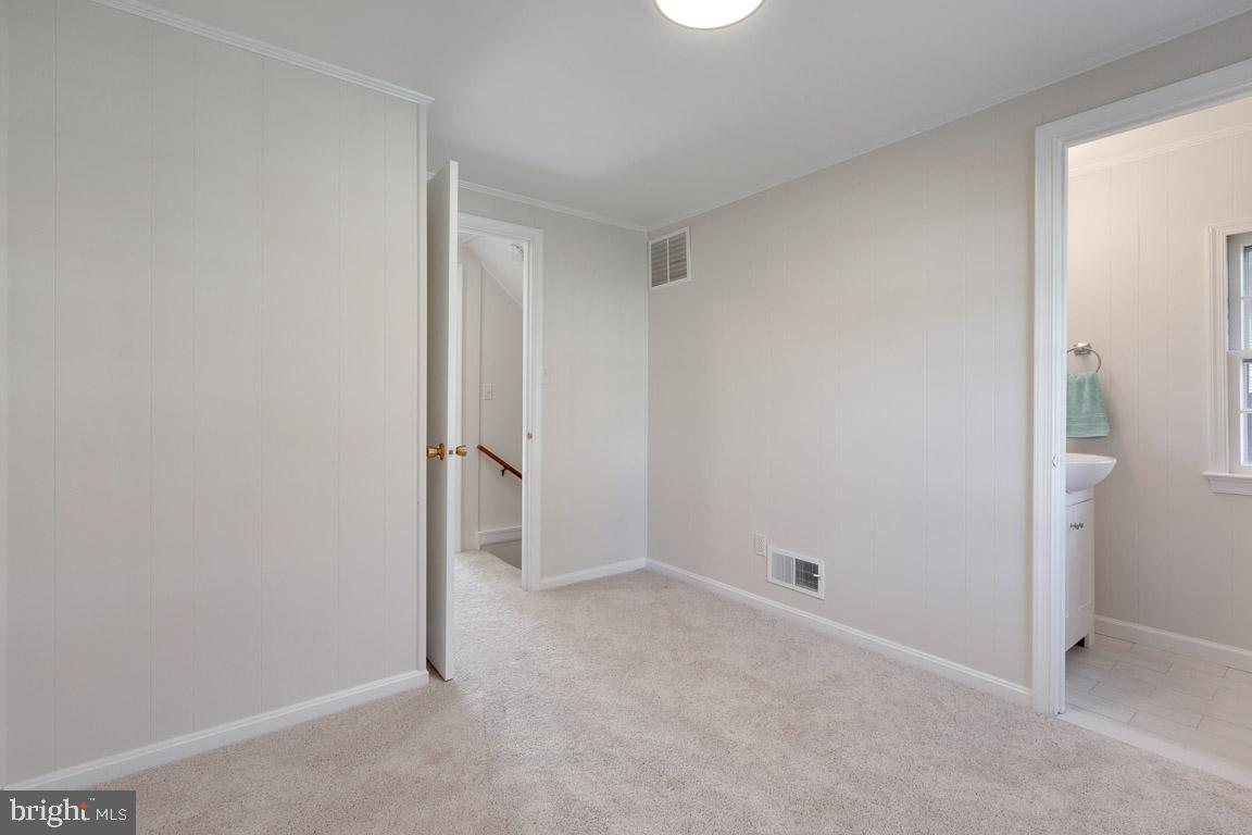 11805 Magruder LANE