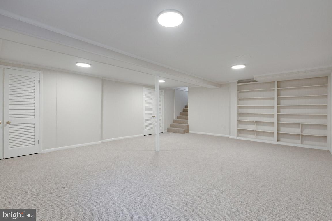 11805 Magruder LANE