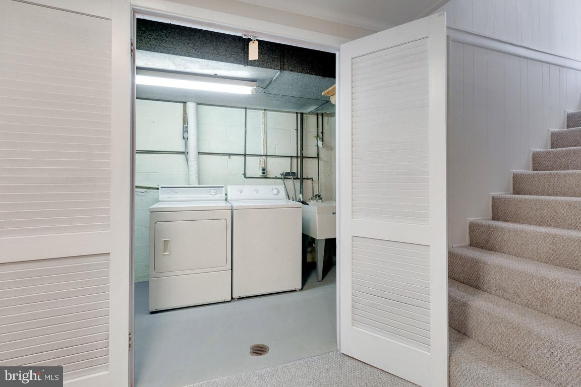 11805 Magruder LANE