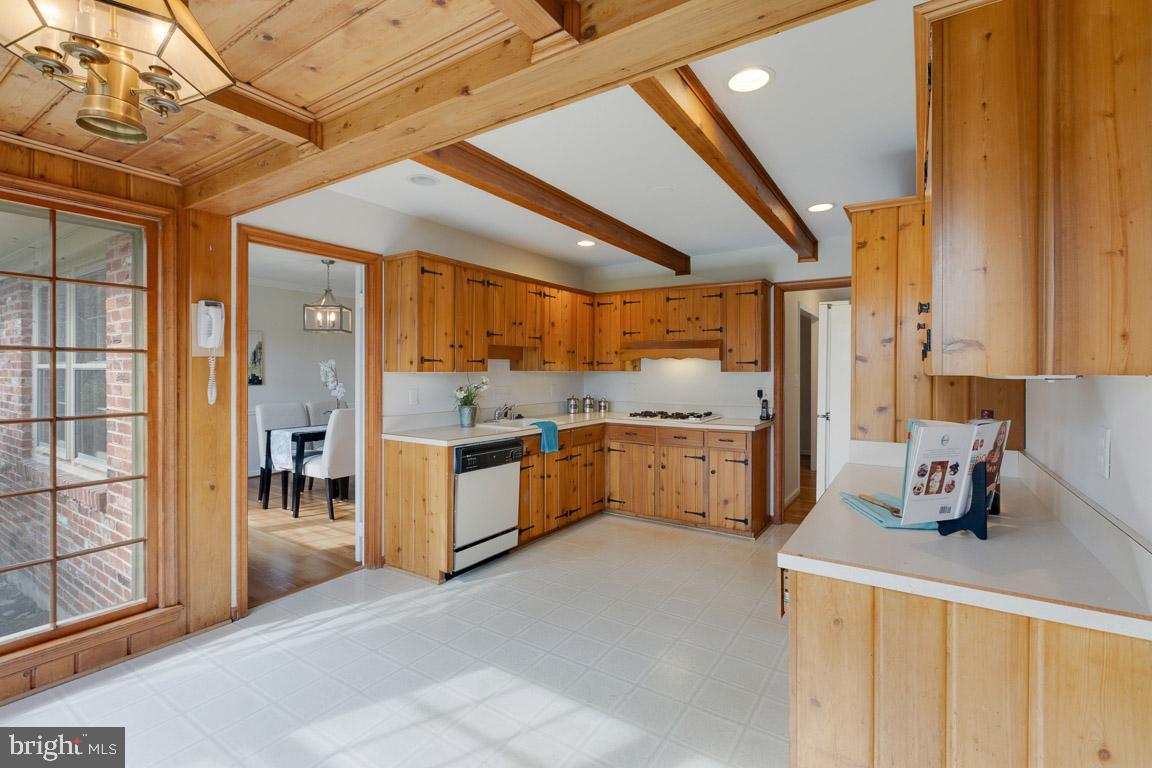 11805 Magruder LANE