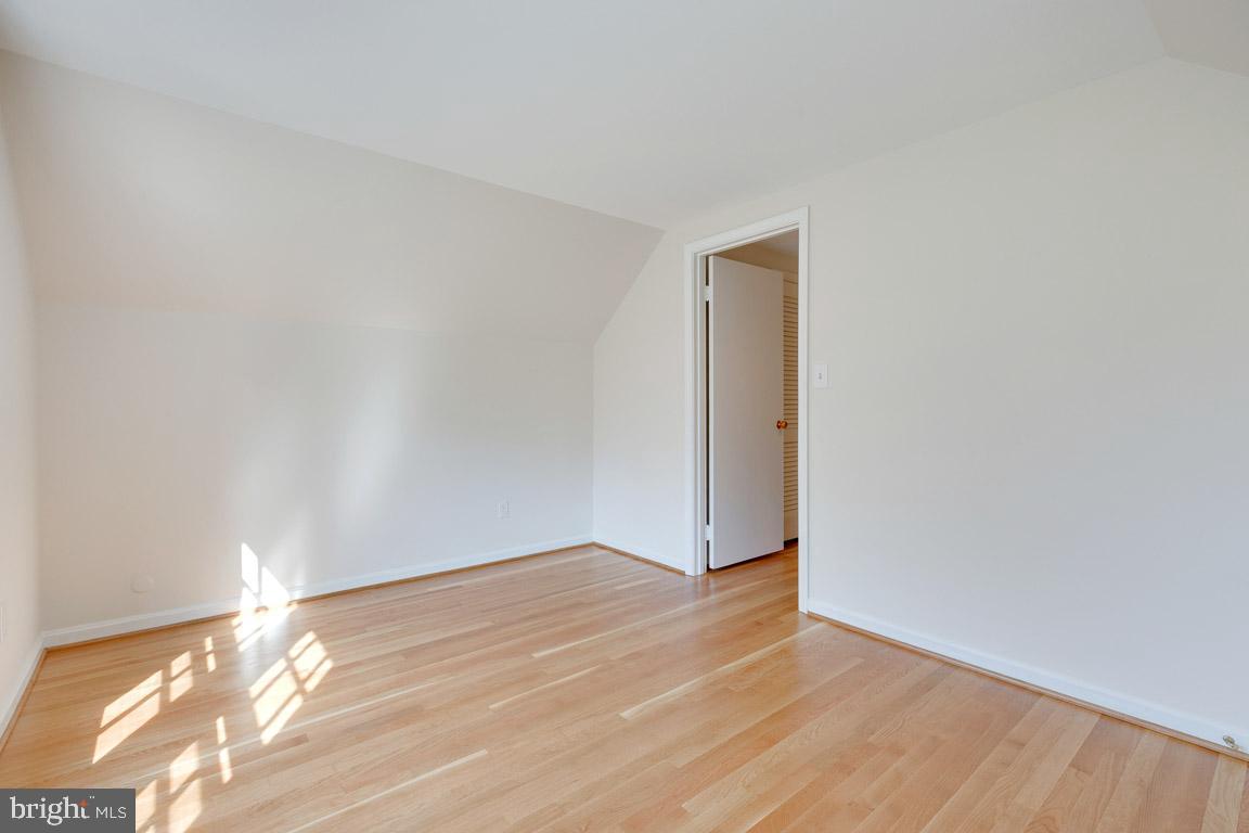 11805 Magruder LANE