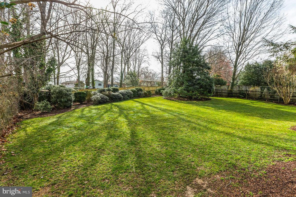 11805 Magruder LANE
