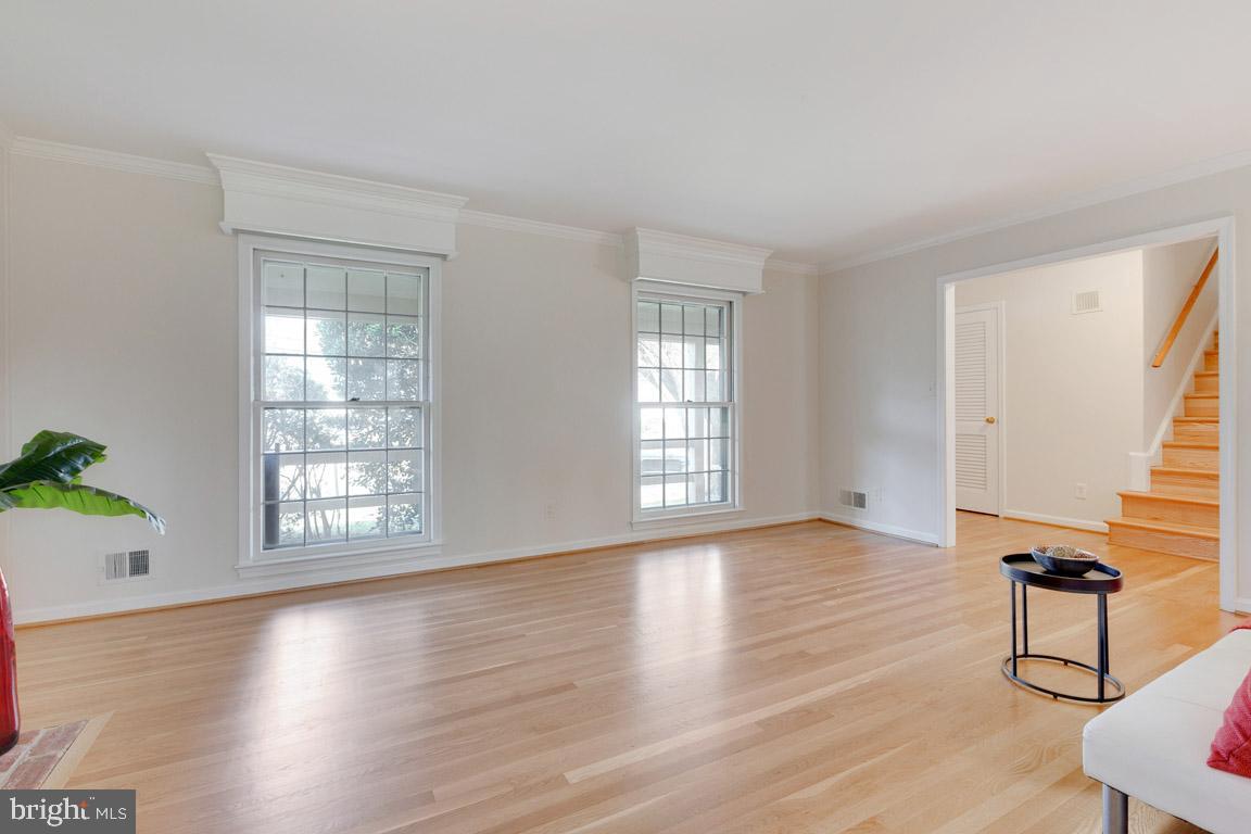 11805 Magruder LANE