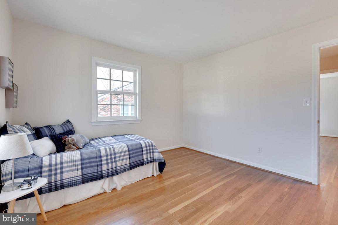 11805 Magruder LANE