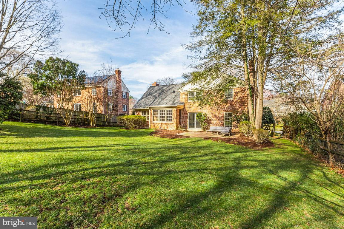 11805 Magruder LANE