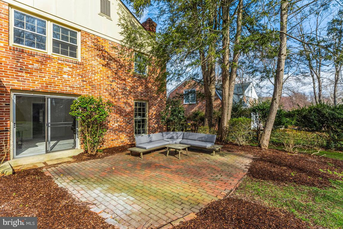 11805 Magruder LANE