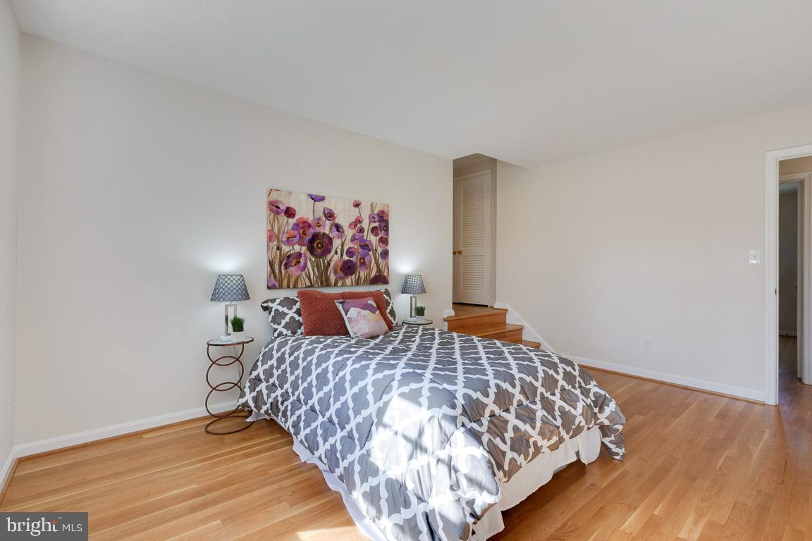 11805 Magruder LANE