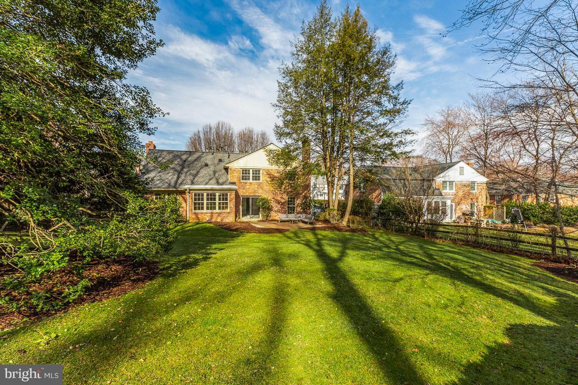 11805 Magruder LANE