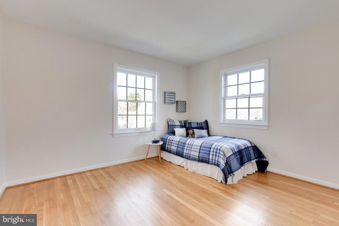 11805 Magruder LANE
