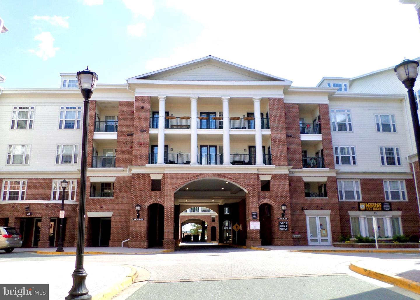23 Arch PLACE Unit: 274