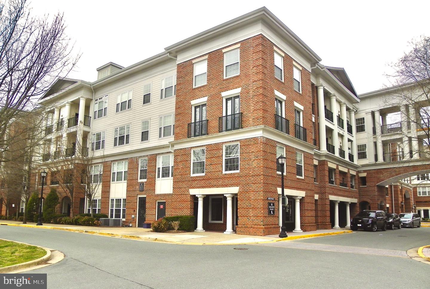 23 Arch PLACE Unit: 274